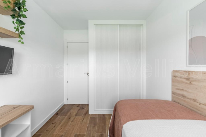 Armario empotrado, 2 puertas correderas, blanco melamina liso